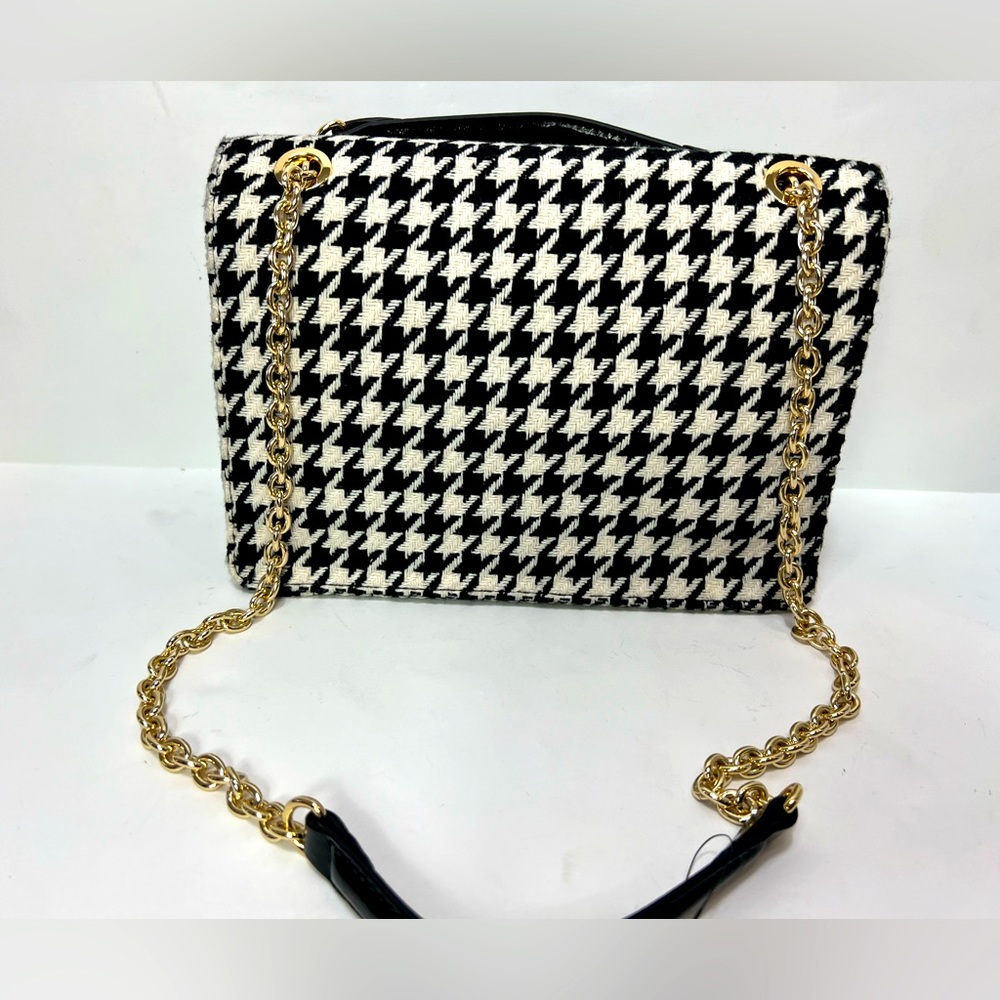 Beautiful Nine West crossbody purse. Wont find this on the market. Super Rare